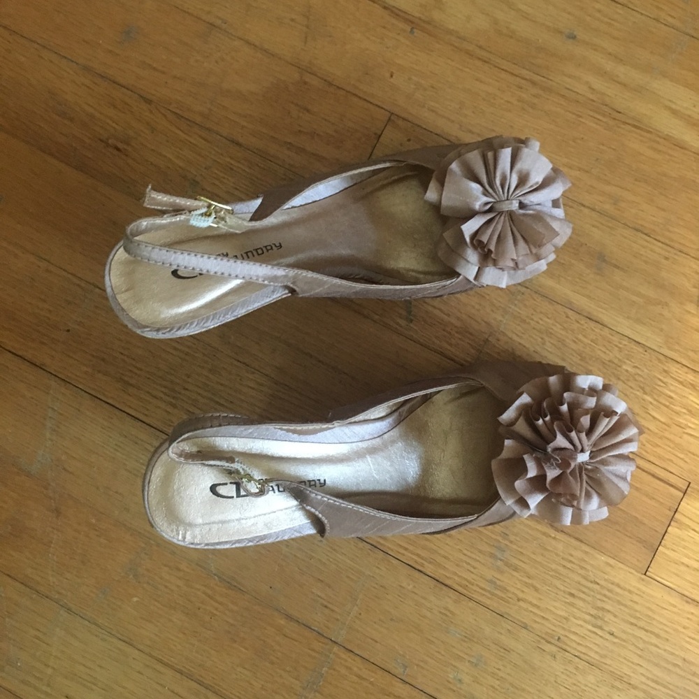 CL by Laundry Wedge Heels